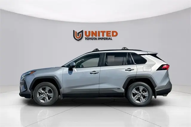 2024 Toyota RAV4 Hybrid LE photo 3