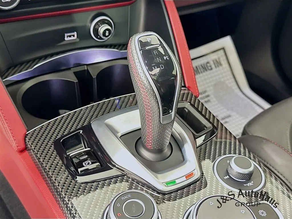 2021 Alfa Romeo Stelvio Quadrifoglio photo 20