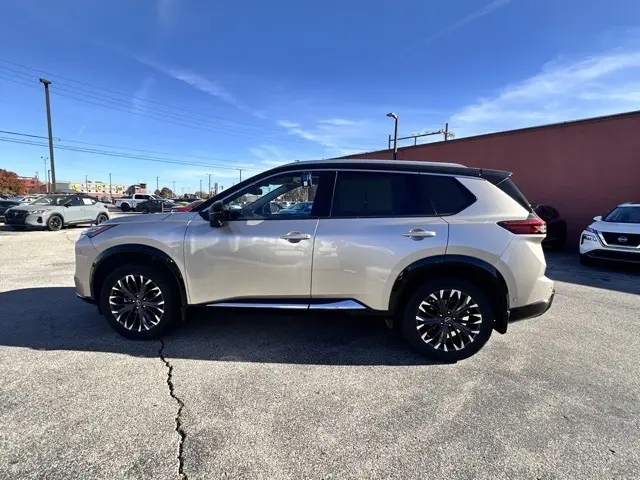 2024 Nissan Rogue Platinum photo 4