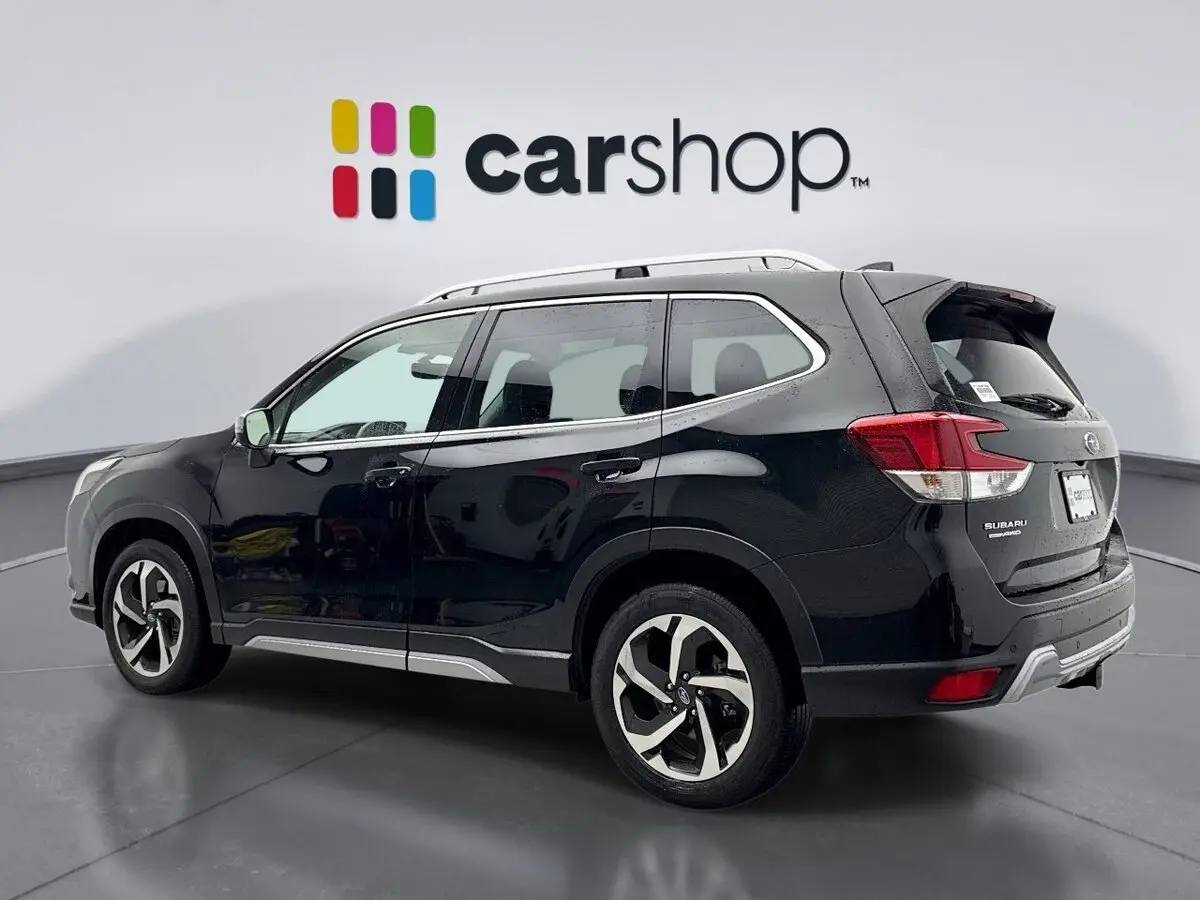 2024 Subaru Forester Touring photo 3