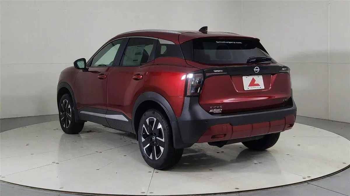 2026 Nissan Kicks SV photo 3