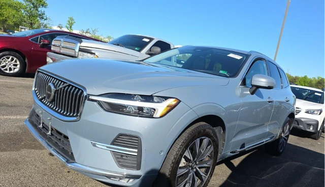 2024 Volvo XC60 B5 Plus Dark Theme AWD's photo