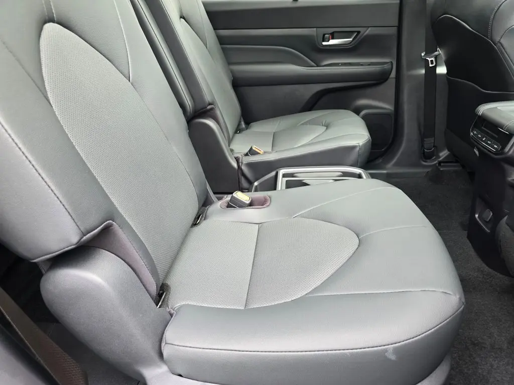2025 Toyota Grand Highlander XLE photo 18
