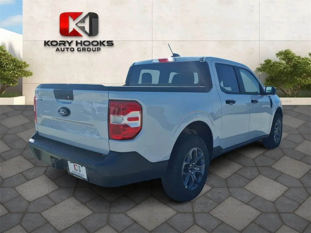 2025 Ford Maverick XLT photo 3