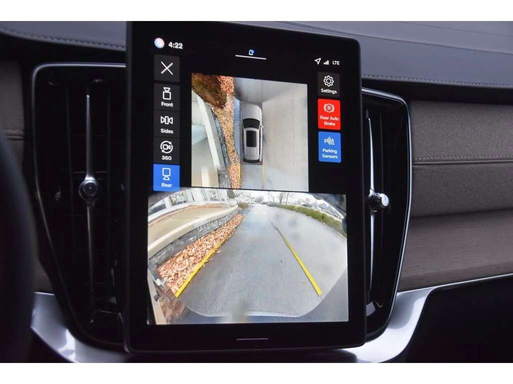 2026 Volvo - image 19