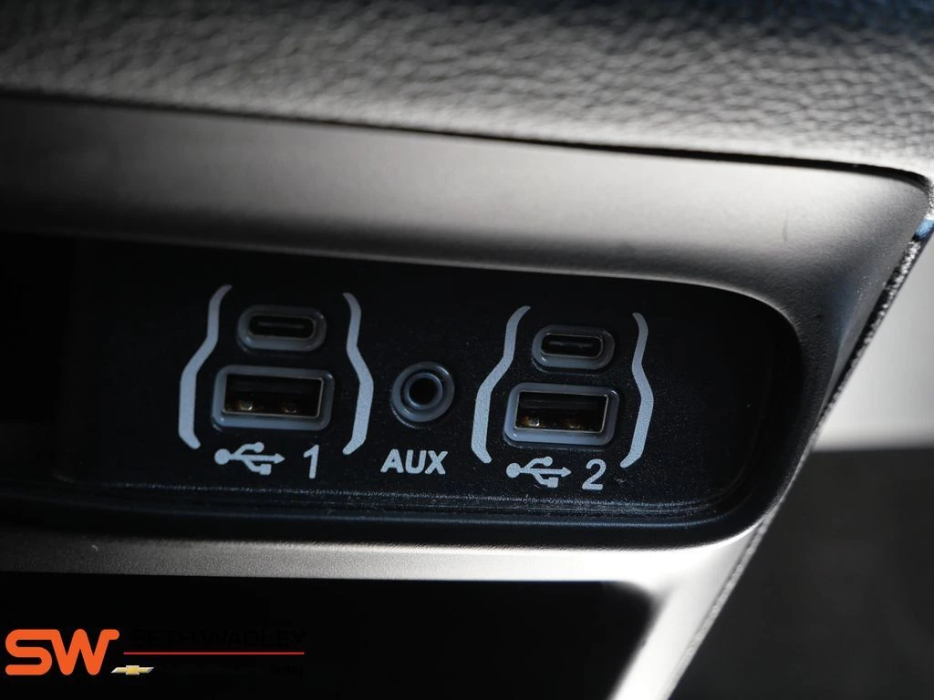 2023 Chrysler Pacifica Touring - Photo 30