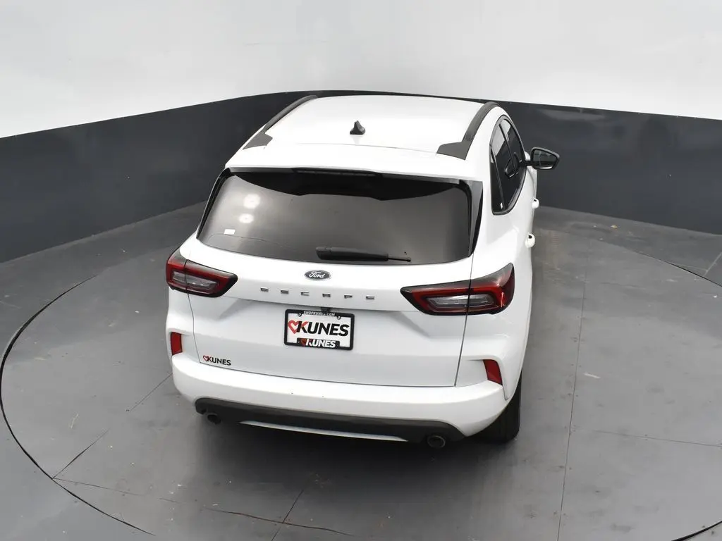 2023 Ford Escape ST-Line photo 31