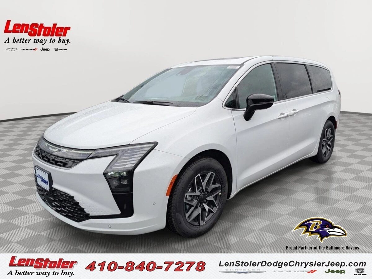 2027 Chrysler Pacifica Limited's photo