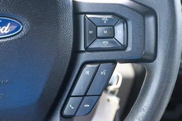 2016 Ford F-150 XL photo 21