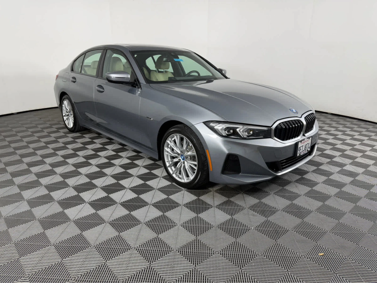 2023 BMW 3 Series 330e