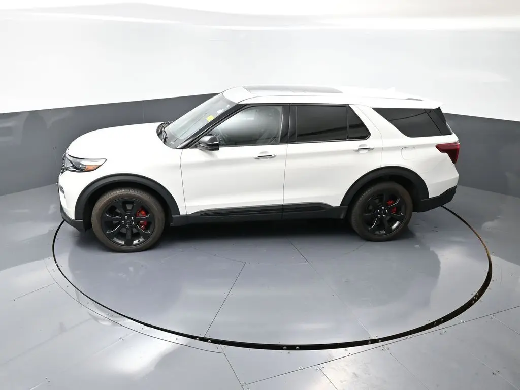 2021 Ford Explorer ST photo 31
