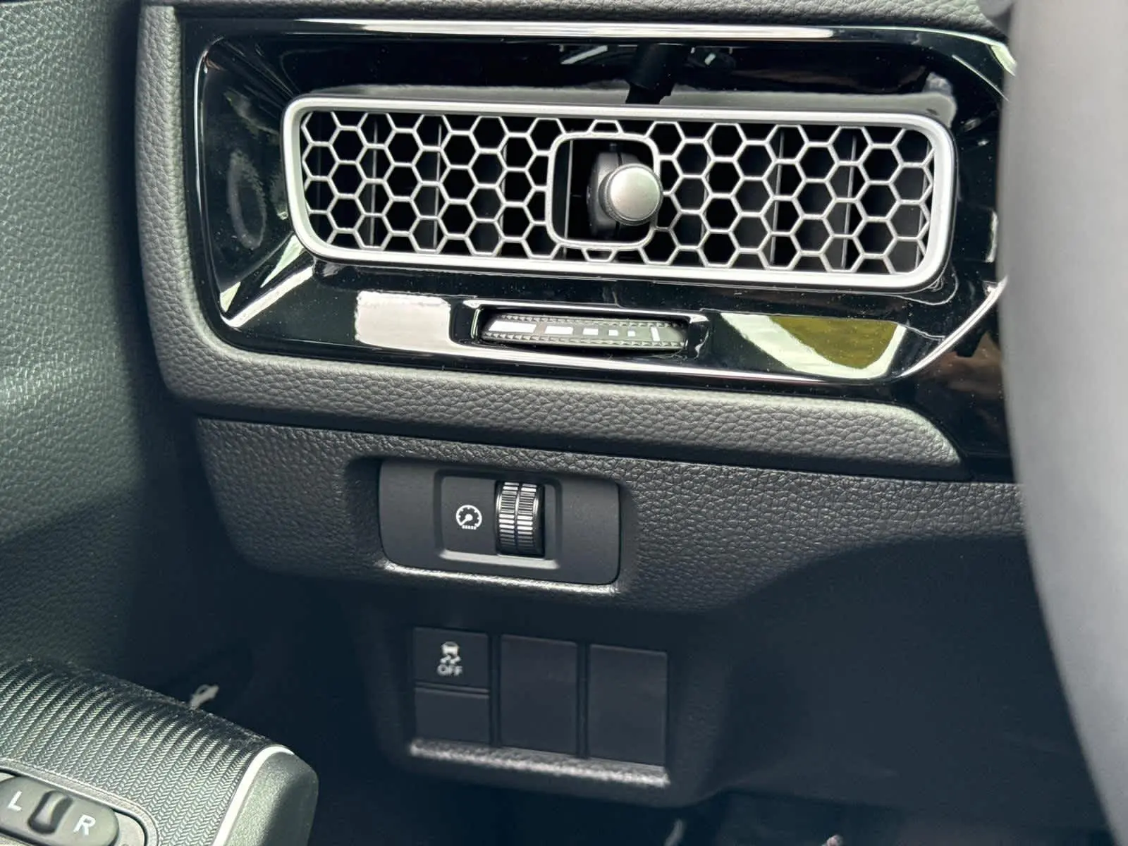 2025 Honda Civic Hybrid Sport Touring photo 23