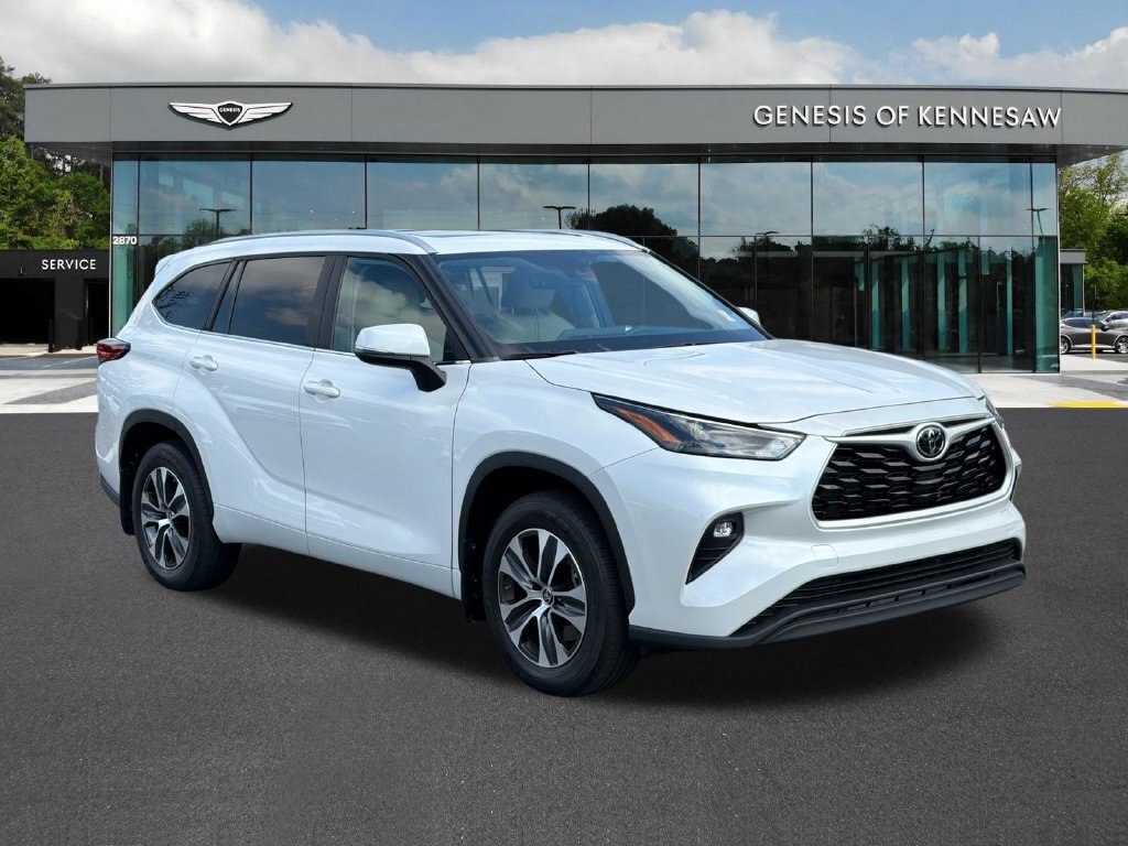 2023 Toyota Highlander XLE FWD