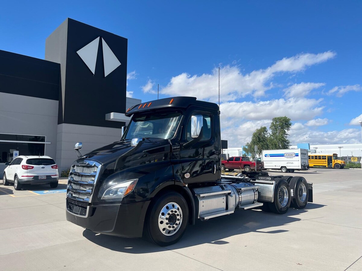 2020 Freightliner Cascadia in Phoenix, AZ