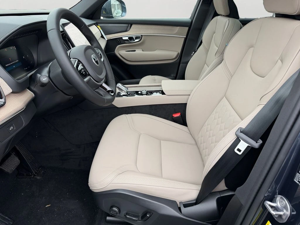 2026 Volvo - image 14