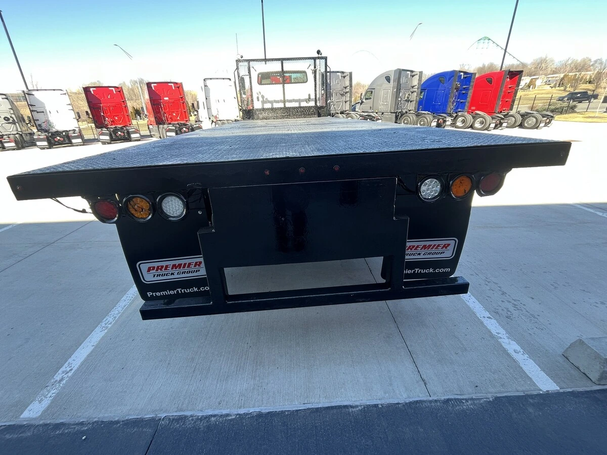 2018 Freightliner 114SD - image 7