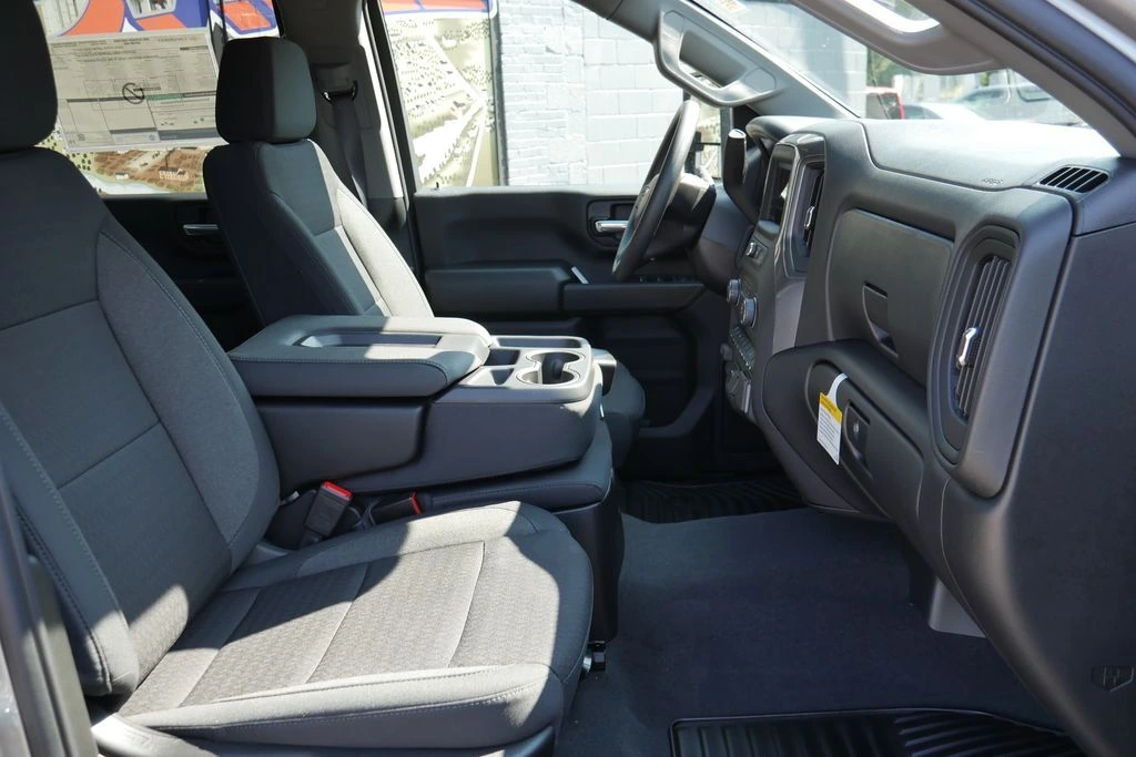 2026 Chevrolet Silverado 2500 HD Custom - Photo 9