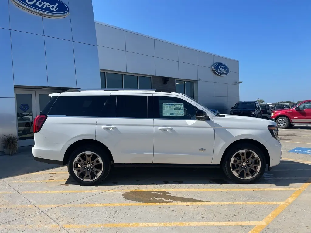 2025 Ford Expedition King Ranch photo 6