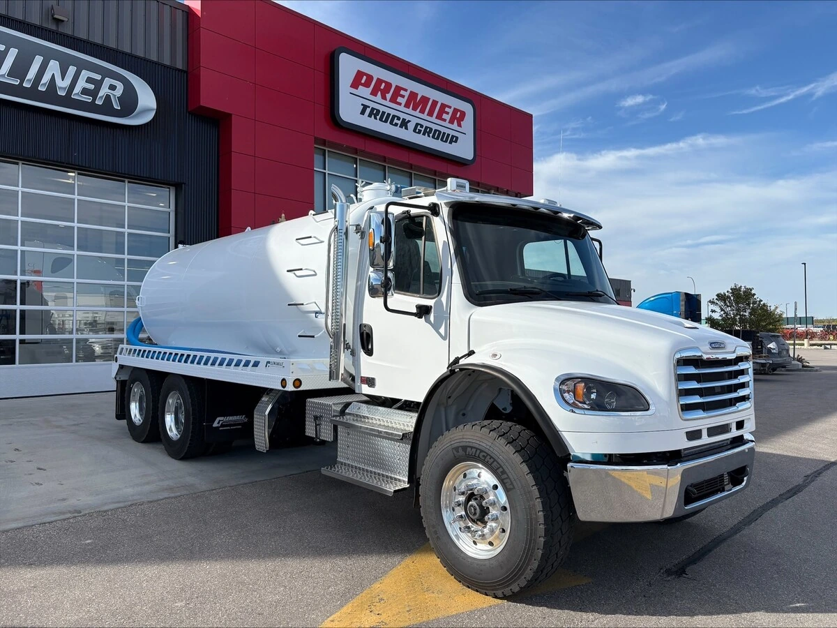 2027 Freightliner M2 106 — photo 3