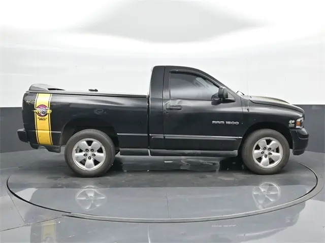 2004 Dodge Ram SLT photo 4