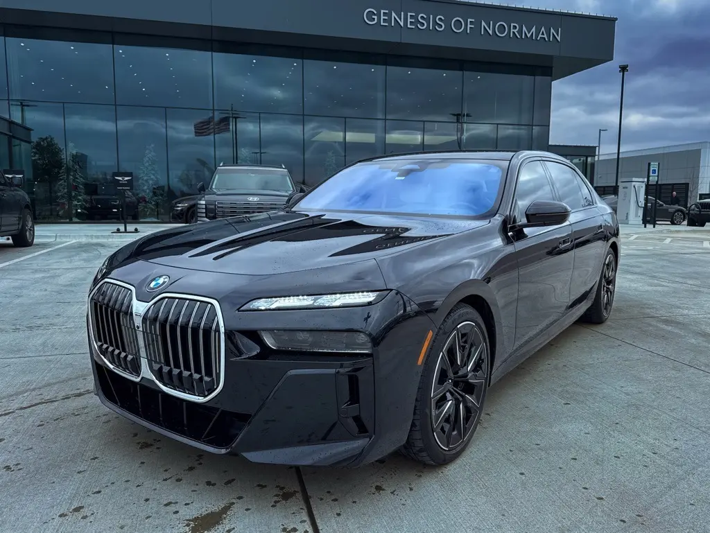 2023 BMW 7 Series 760i's photo