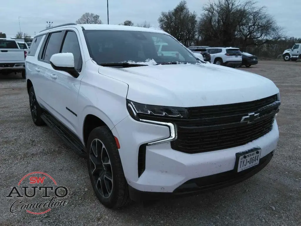 2024 Chevrolet Suburban RST's photo