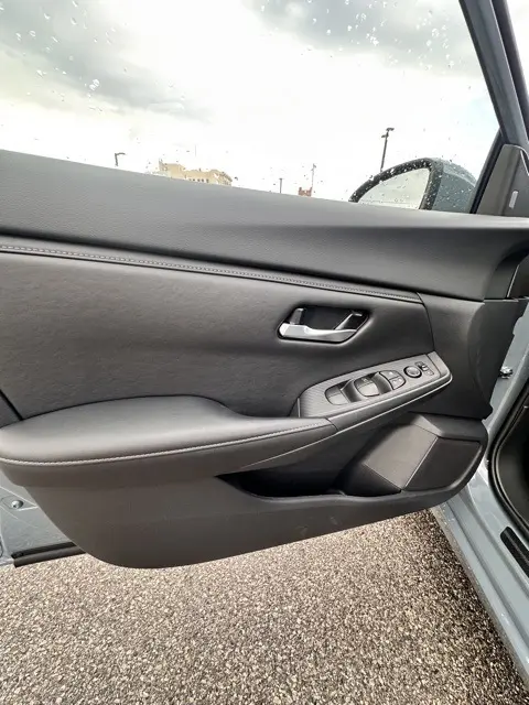 2025 Nissan Sentra SV photo 20