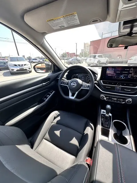 2025 Nissan Altima 2.5 SR photo 24