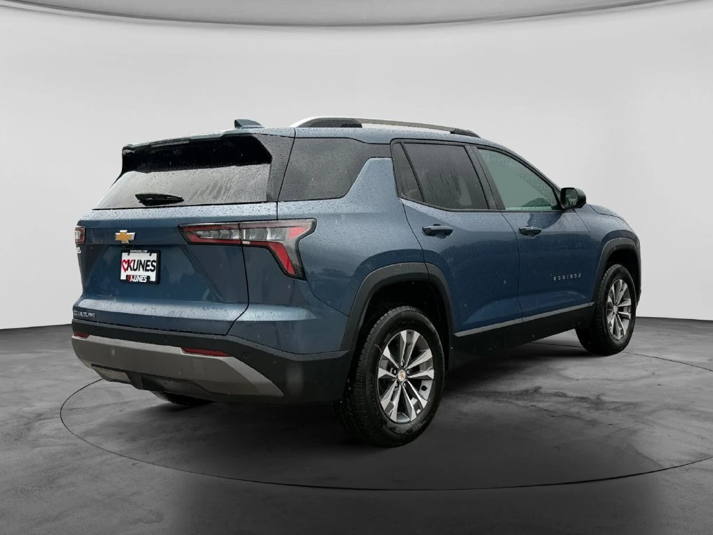 2027 Chevrolet Equinox LT - Photo 9