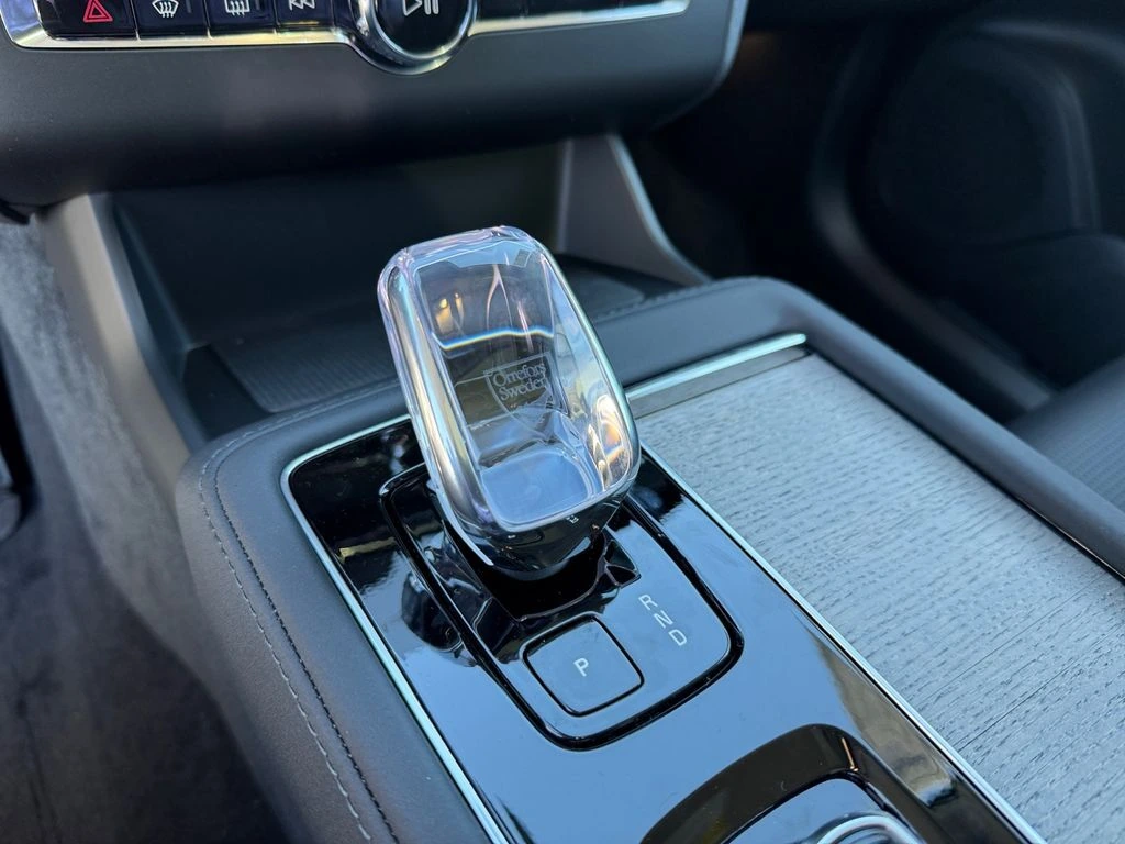 2026 Volvo - image 23