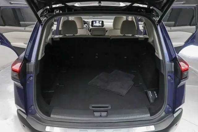2023 Nissan Rogue SL photo 19