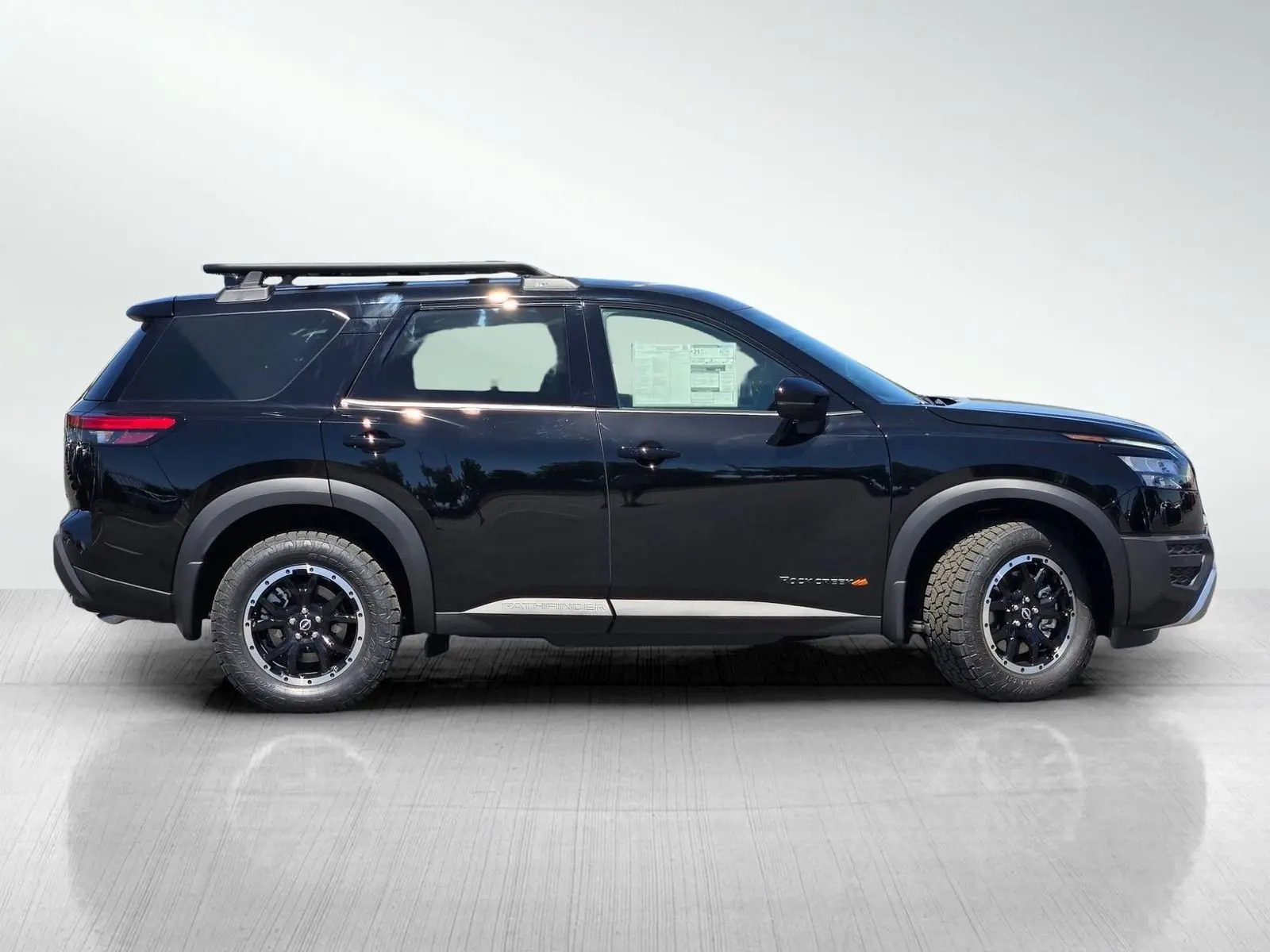 2025 Nissan Pathfinder Rock Creek photo 3
