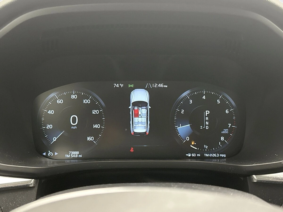 2021 Volvo - image 9