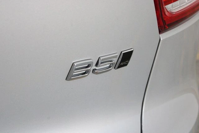 2025 Volvo - image 48