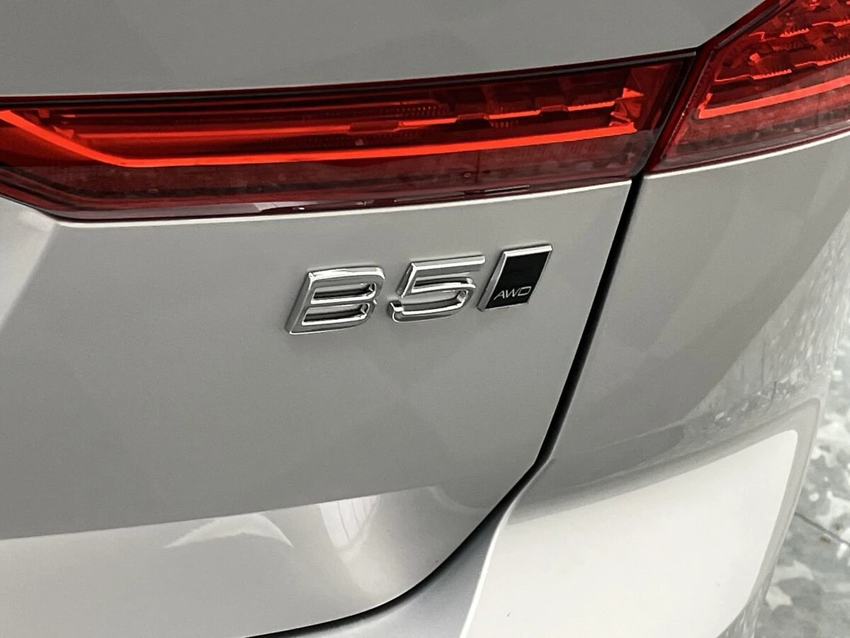 2024 Volvo - image 30