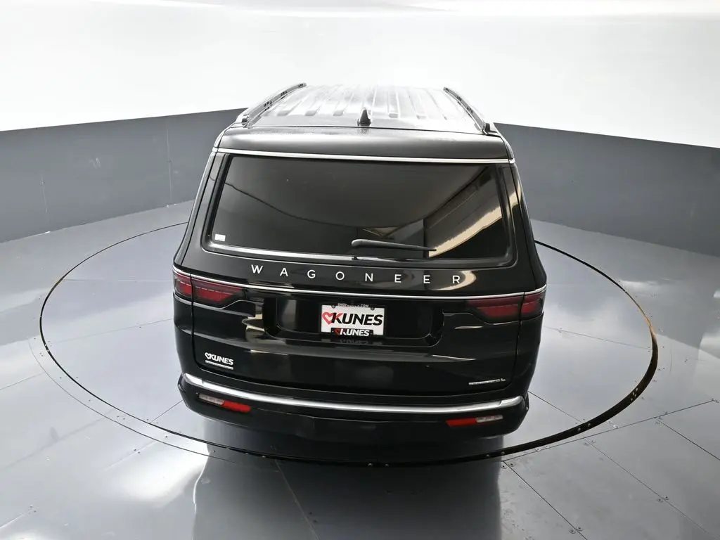 2023 Jeep Wagoneer L Series II photo 15