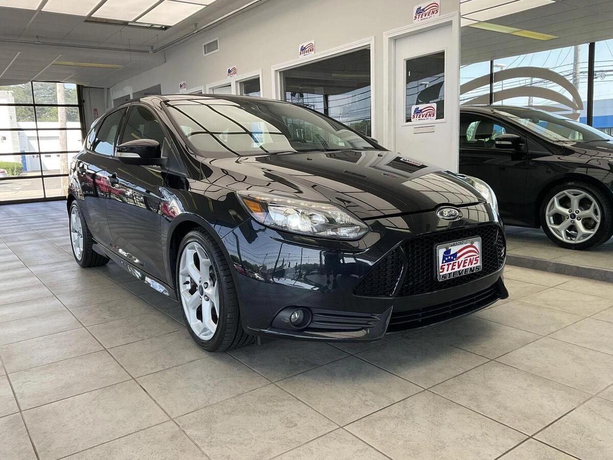 2013 Ford Focus 5 Door Hatch ST's photo