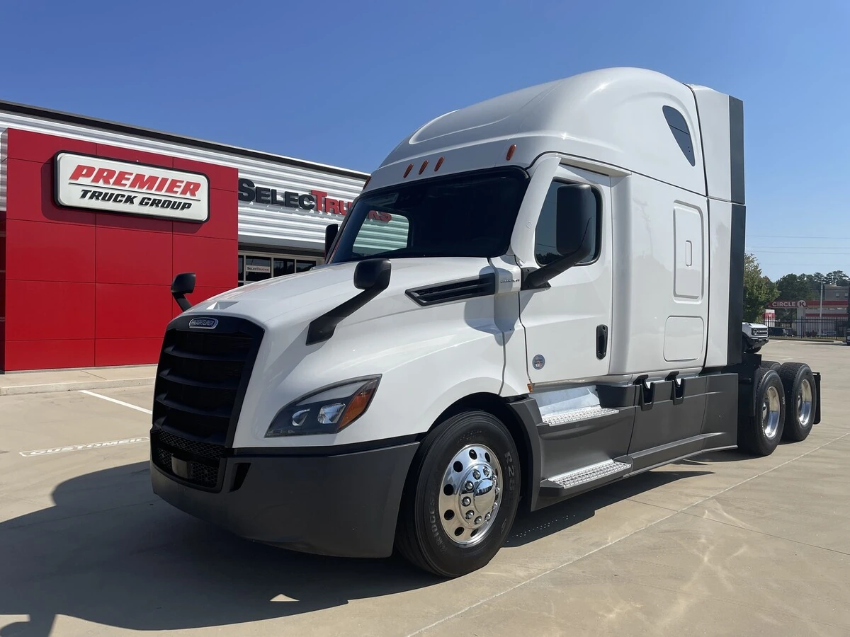 2026 Freightliner Cascadia - image 1