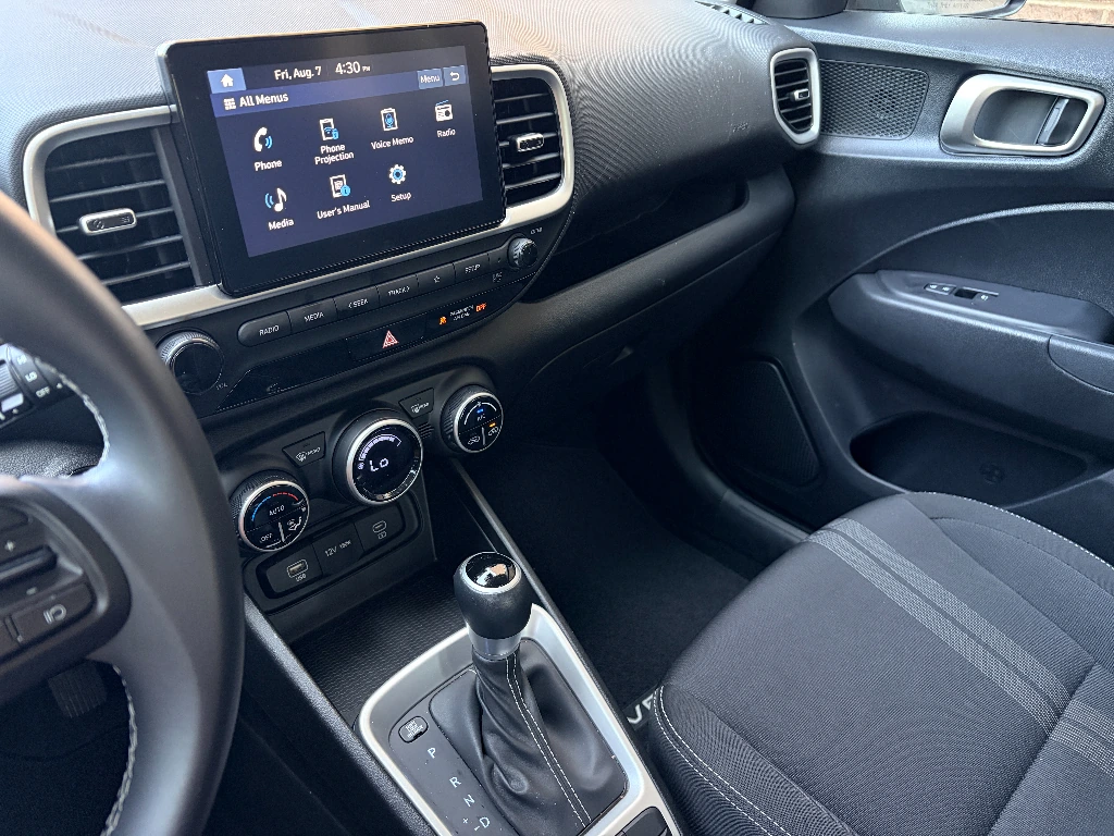 2025 Hyundai Venue SEL - Photo 21