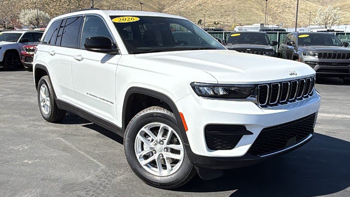 2026 Jeep Grand Cherokee Laredo X 4x4