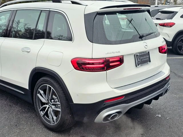 2026 Mercedes-Benz GLB AMG GLB 35 - Photo 9