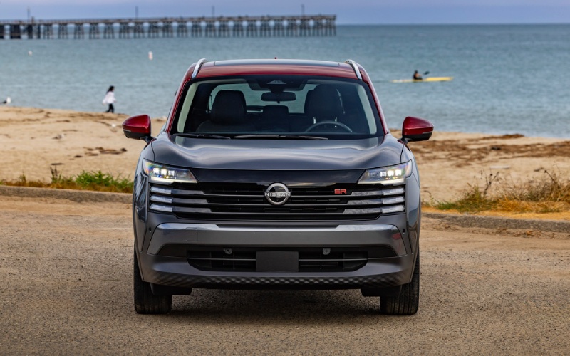 Will the 2026 Nissan Kicks fit my garage and make parking easier around Dover, OH?