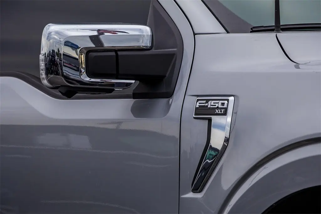 2024 Ford F-150 XLT photo 2