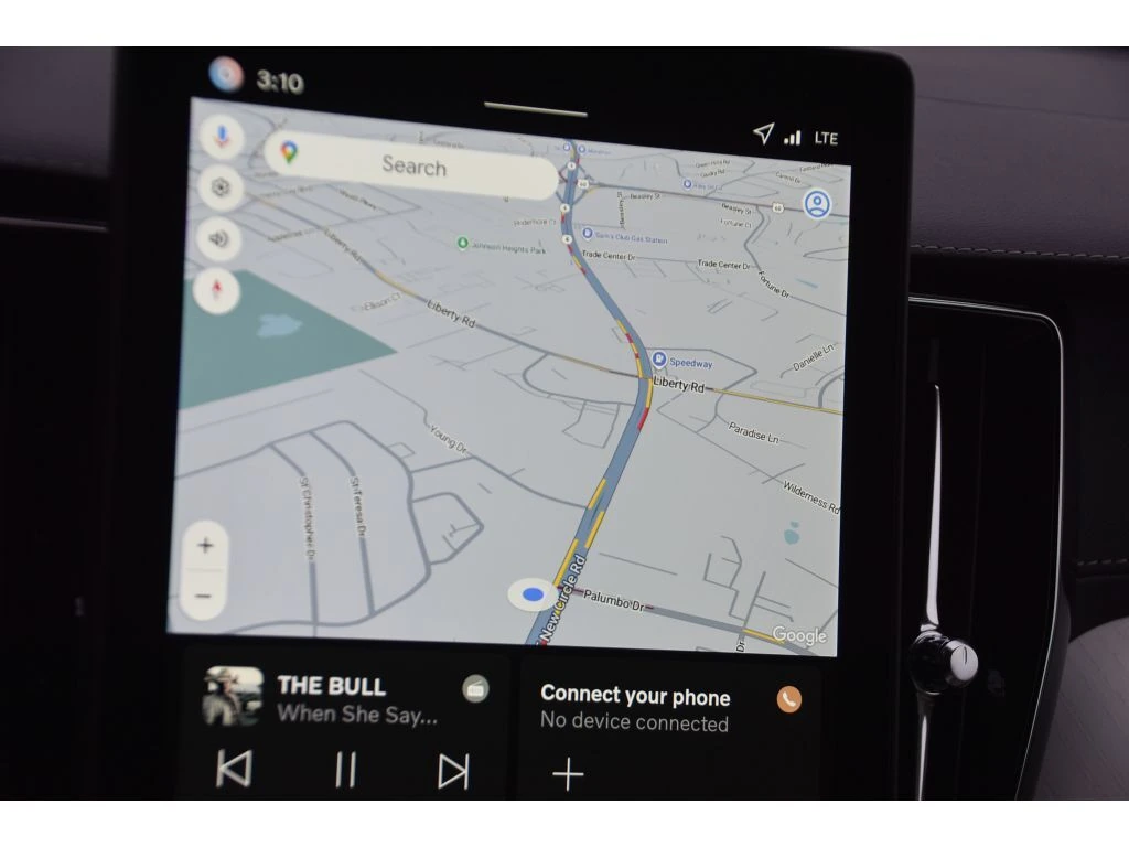 2026 Volvo - image 17