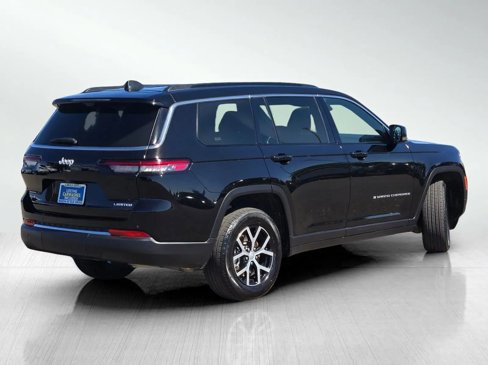 2024 Jeep Grand Cherokee Limited photo 3