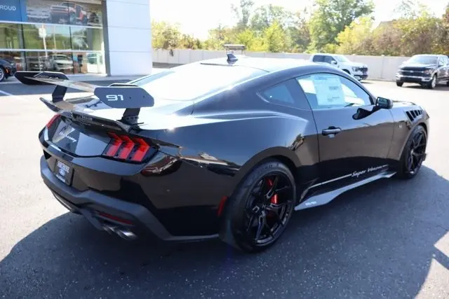 2025 Ford Mustang GT Premium photo 3