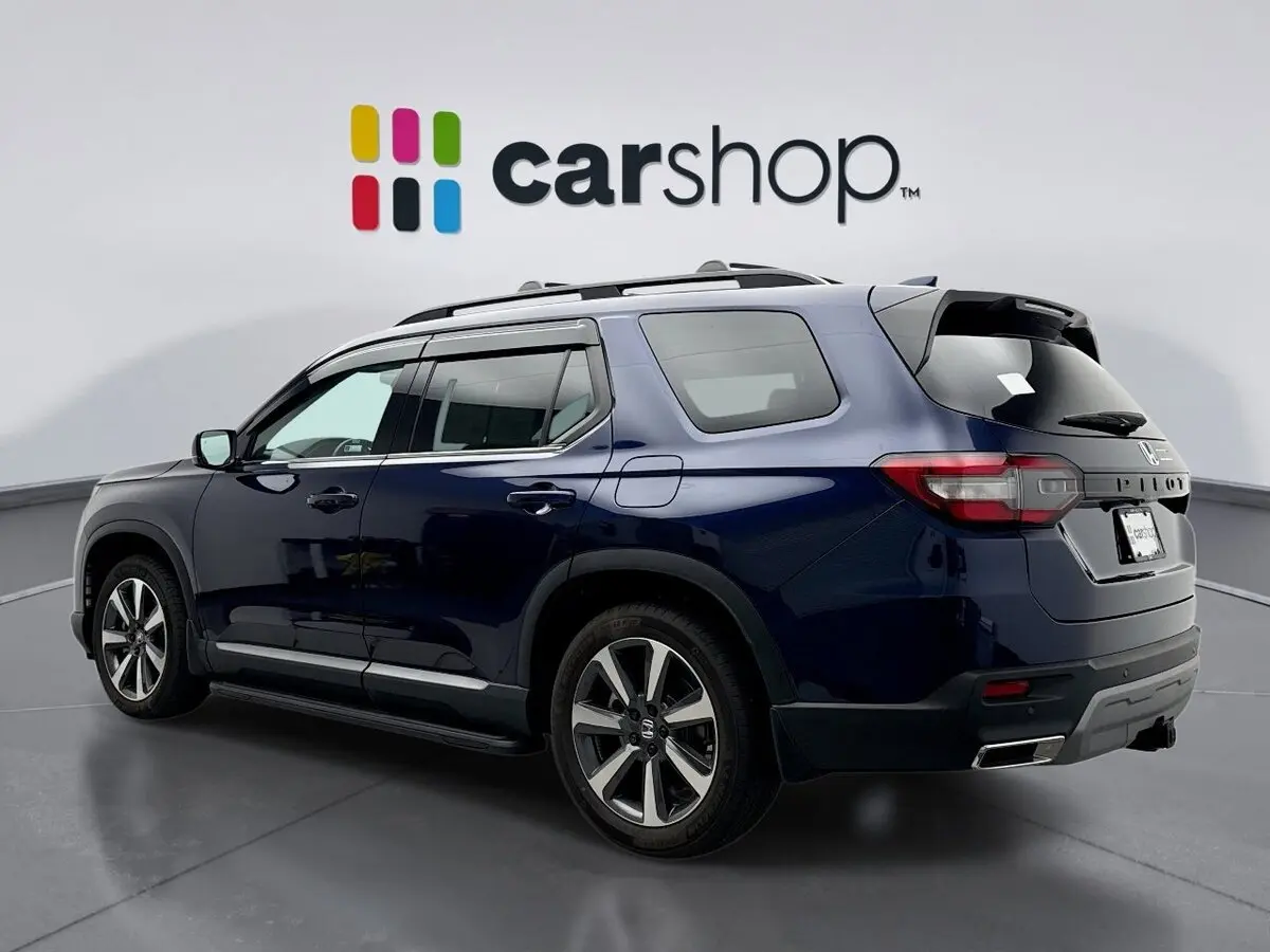 2025 Honda Pilot Touring photo 3