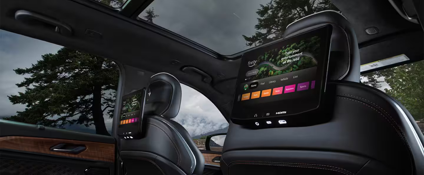 The two entertainment screens in the jeep grand cherokee.