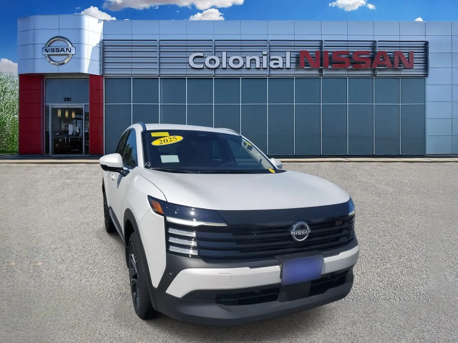 2025 Nissan Kicks SR photo 2