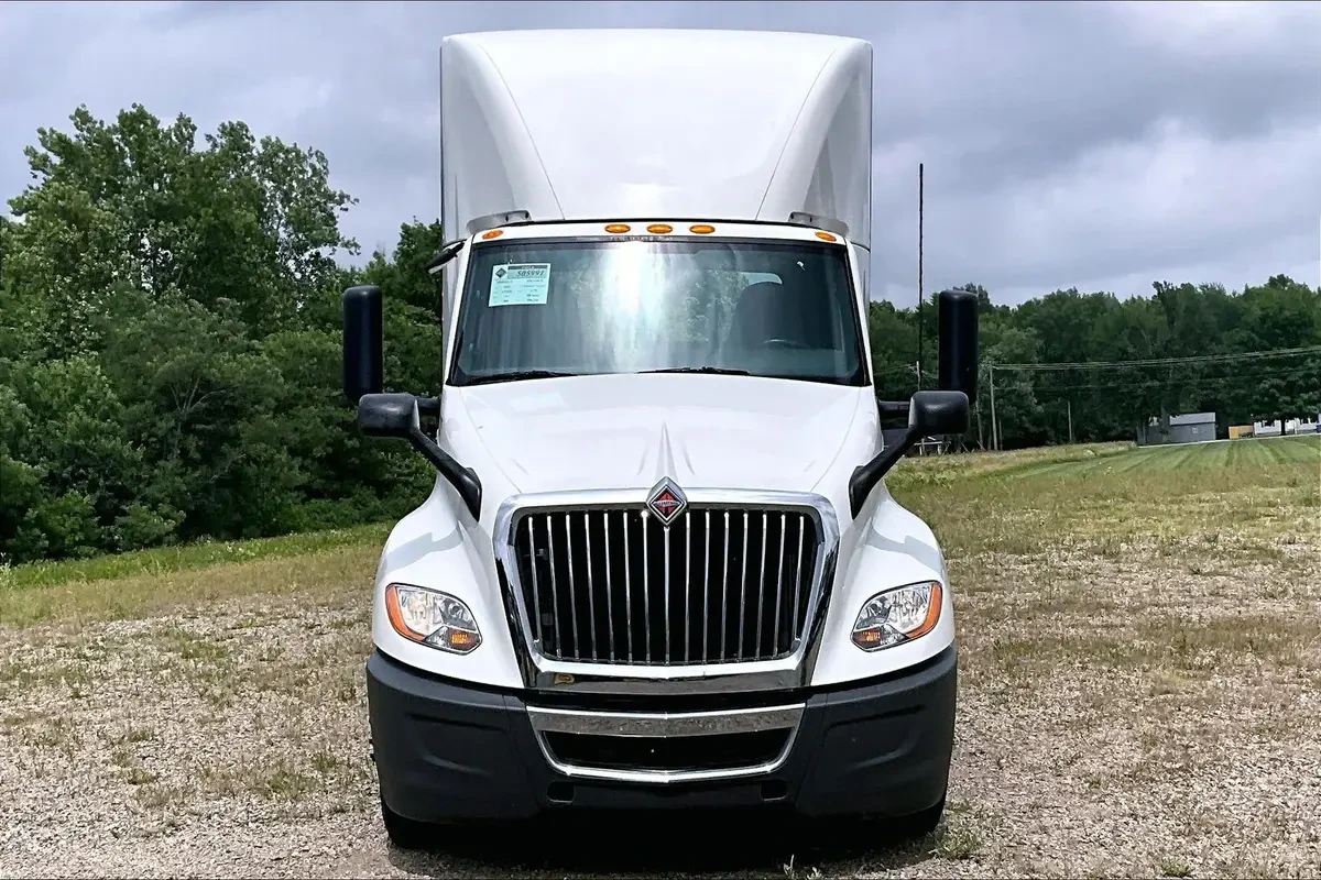 2021 International LT in Cedar Rapids, IA — photo 3